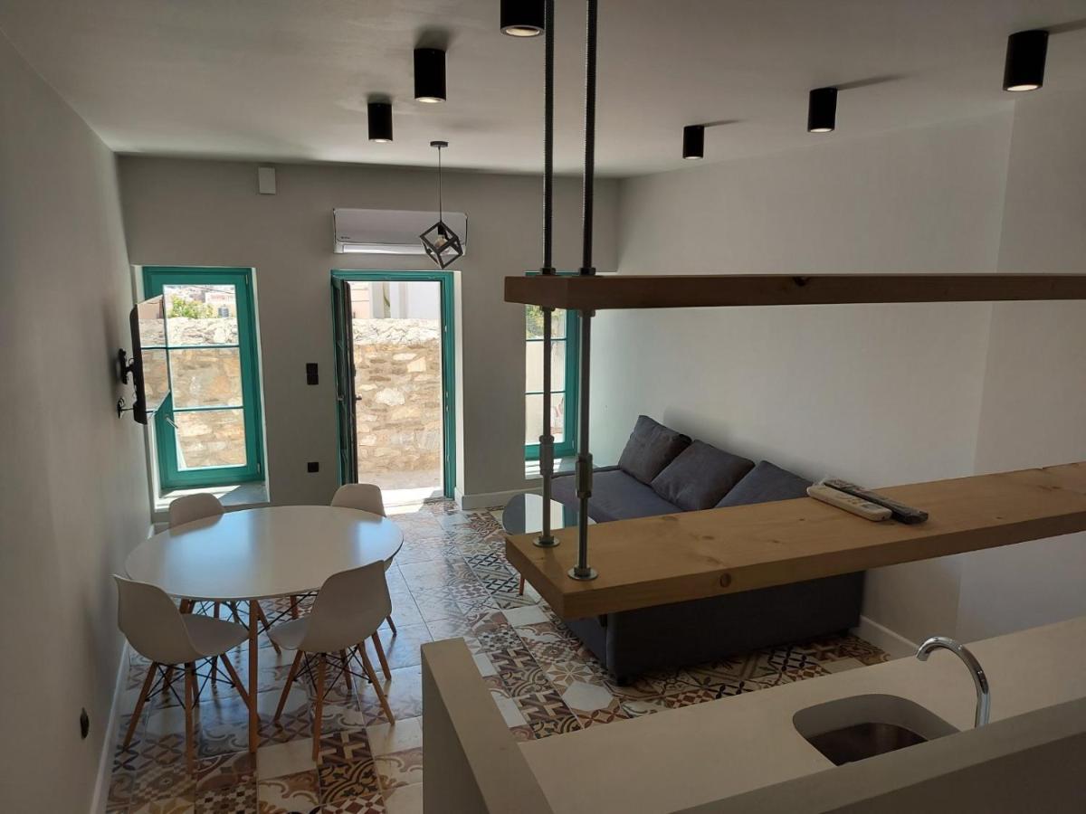 Ermoupolis Hidden Gems Apartment ภายนอก รูปภาพ