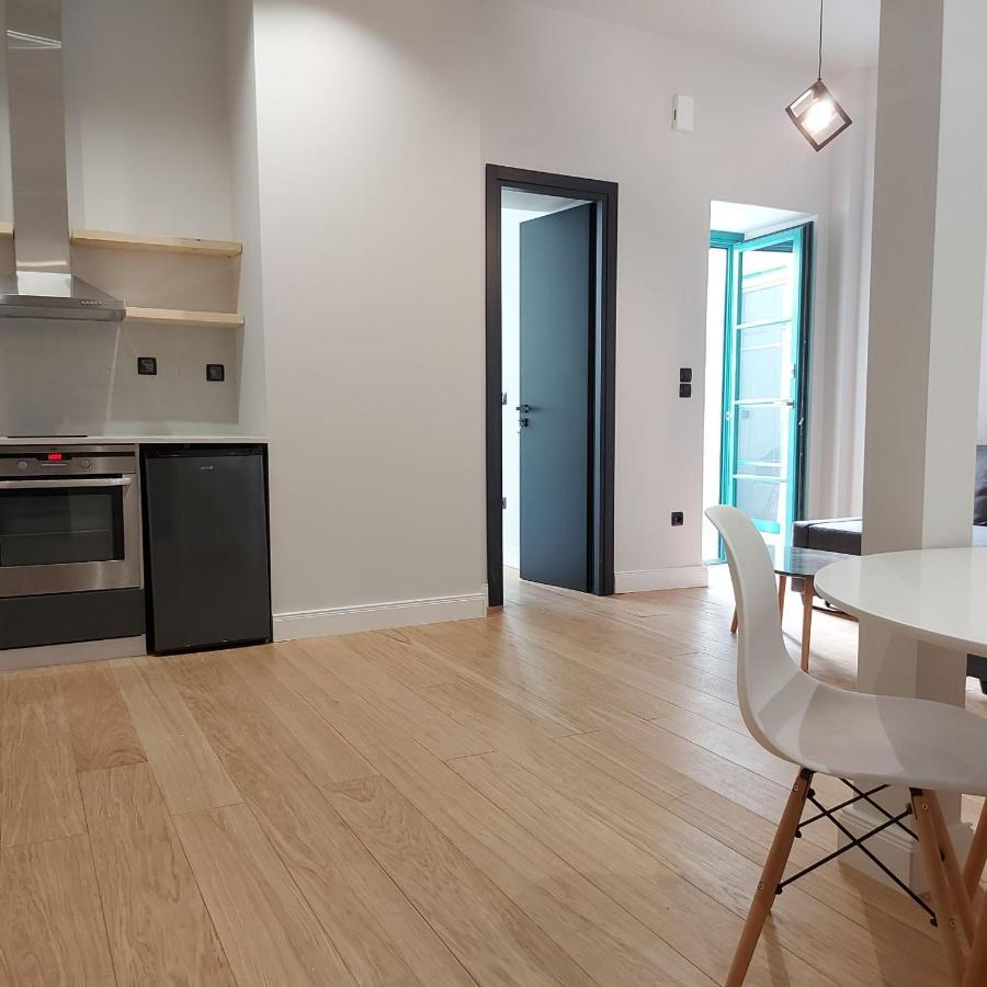 Ermoupolis Hidden Gems Apartment ภายนอก รูปภาพ
