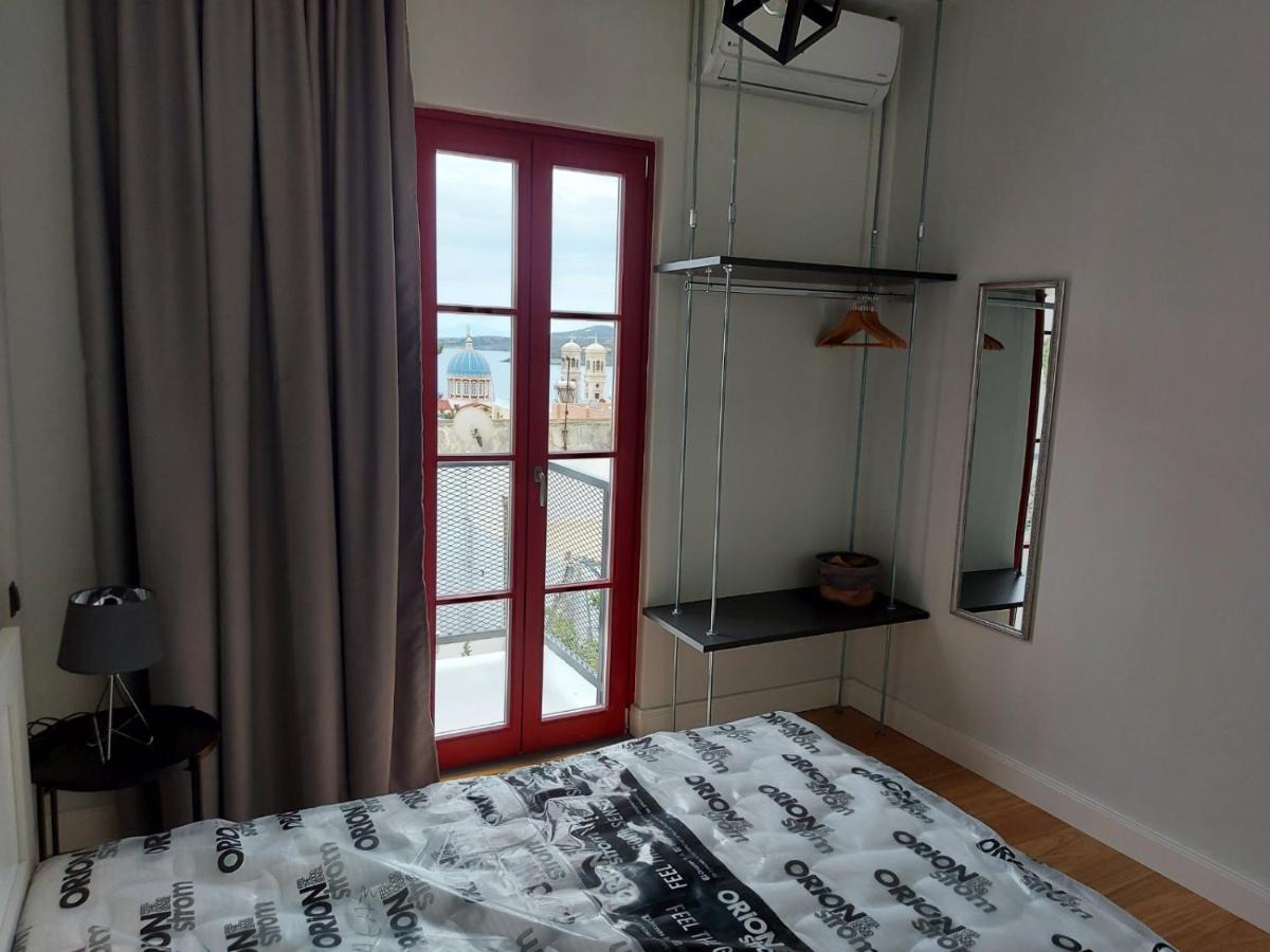 Ermoupolis Hidden Gems Apartment ภายนอก รูปภาพ