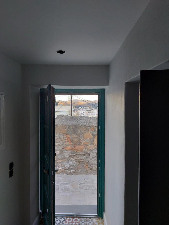 Ermoupolis Hidden Gems Apartment ภายนอก รูปภาพ
