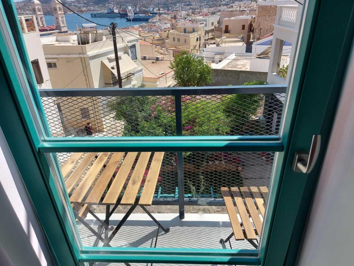 Ermoupolis Hidden Gems Apartment ภายนอก รูปภาพ
