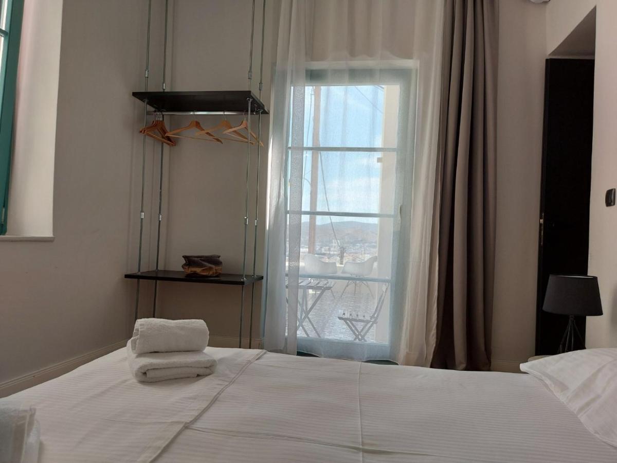 Ermoupolis Hidden Gems Apartment ภายนอก รูปภาพ