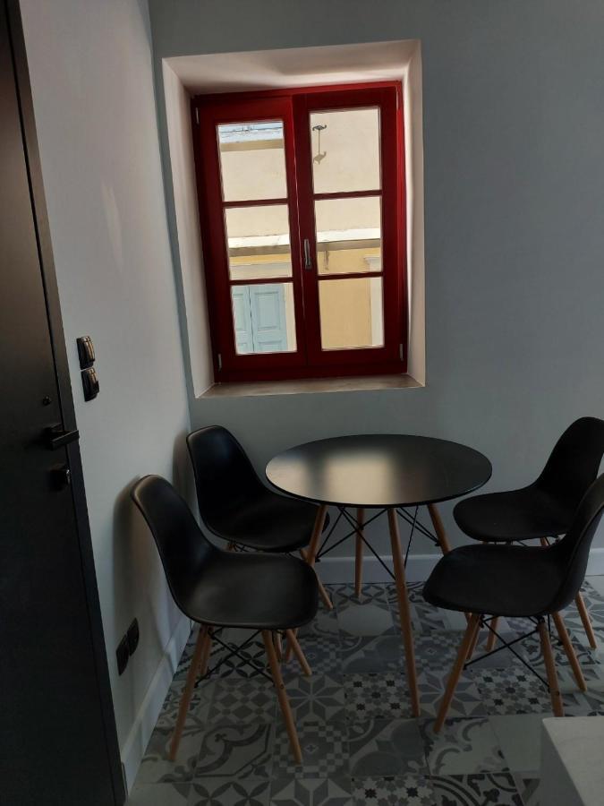 Ermoupolis Hidden Gems Apartment ภายนอก รูปภาพ