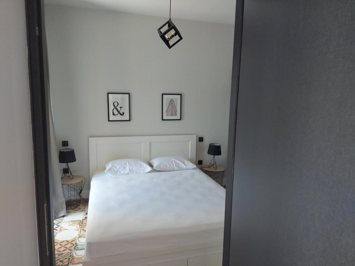 Ermoupolis Hidden Gems Apartment ภายนอก รูปภาพ