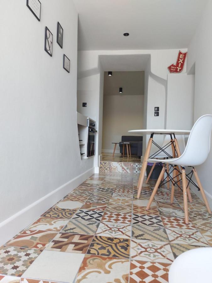 Ermoupolis Hidden Gems Apartment ภายนอก รูปภาพ