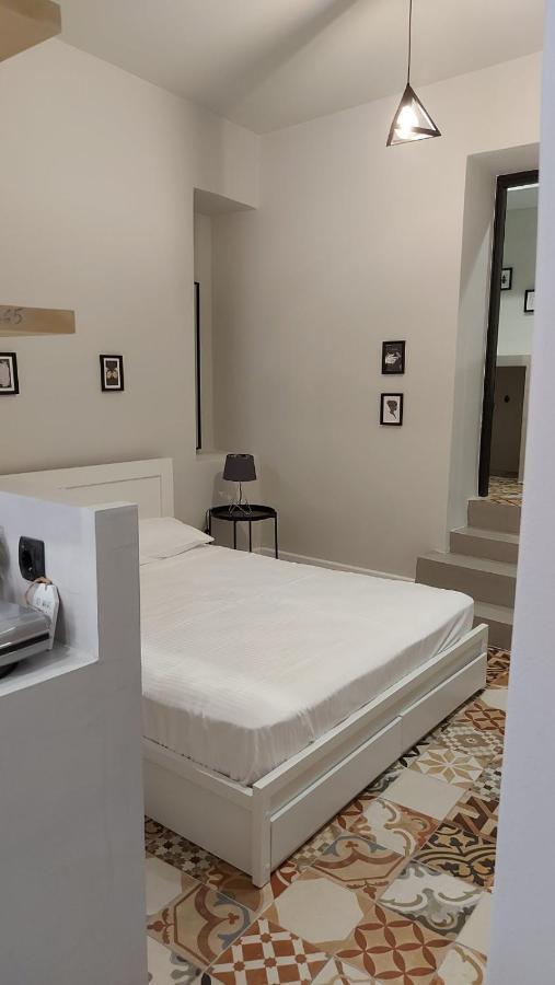 Ermoupolis Hidden Gems Apartment ภายนอก รูปภาพ